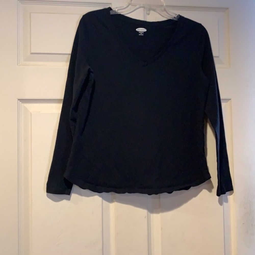 Luxe V-Neck Long-Sleeve Tee 🟣 - Picture 2 of 3